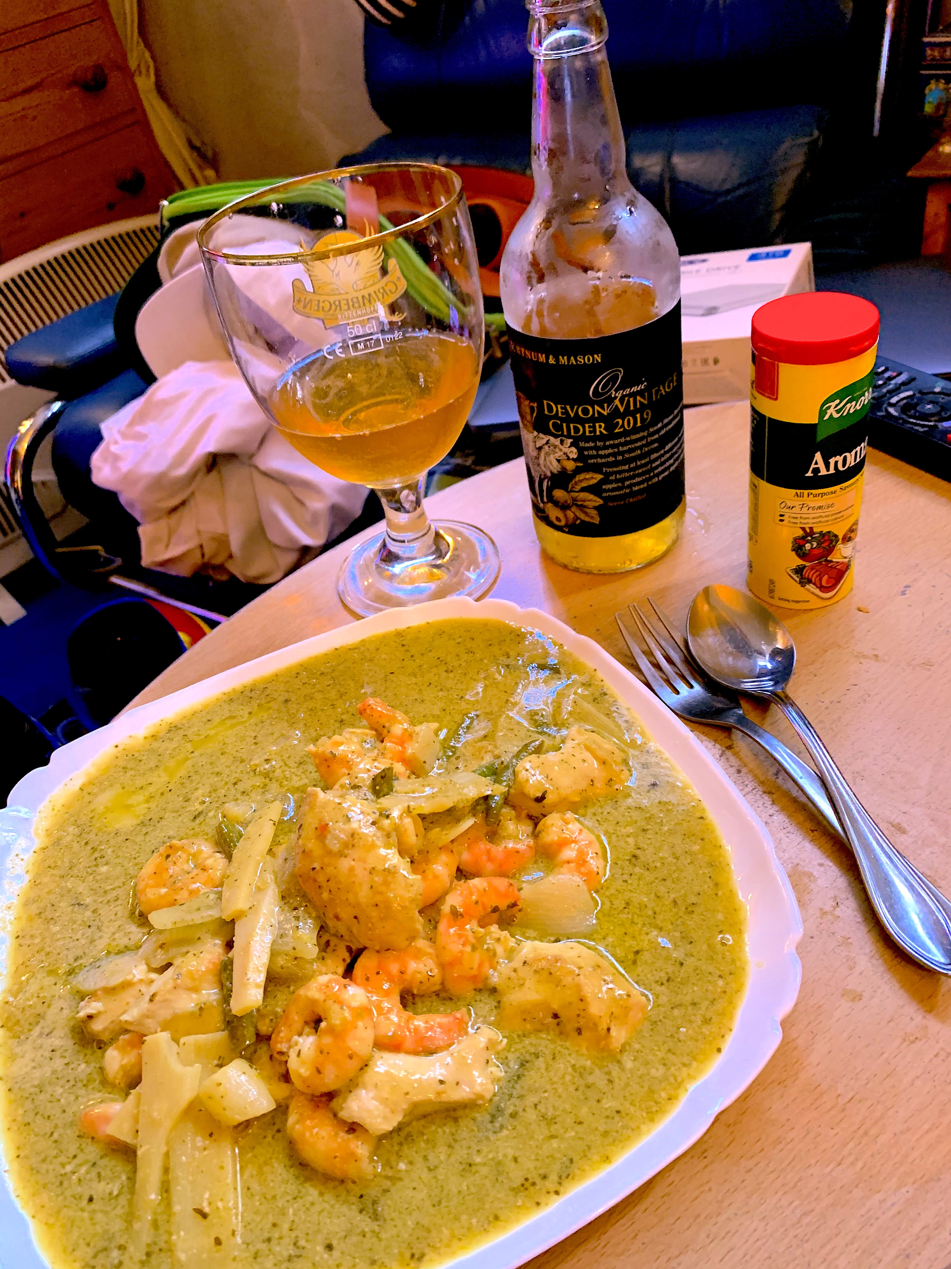 A prawn and chicken curry