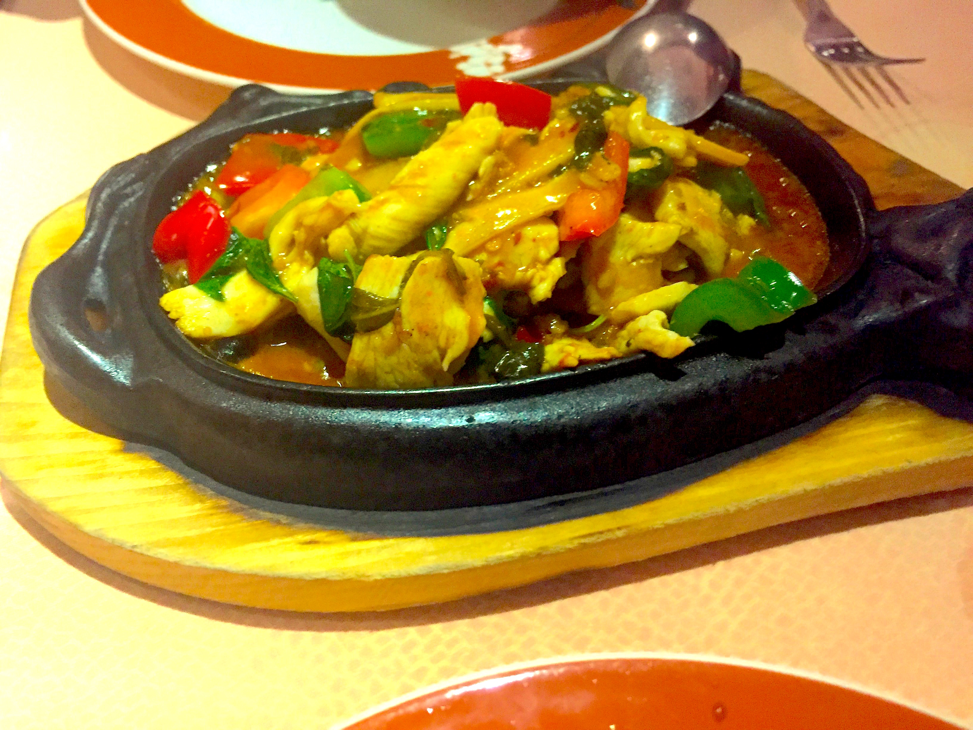 A sizzling plate